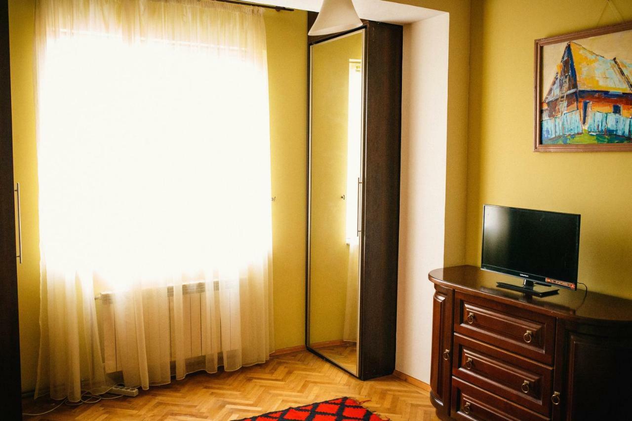 Historical Center Apartment Uzhhorod Exterior photo