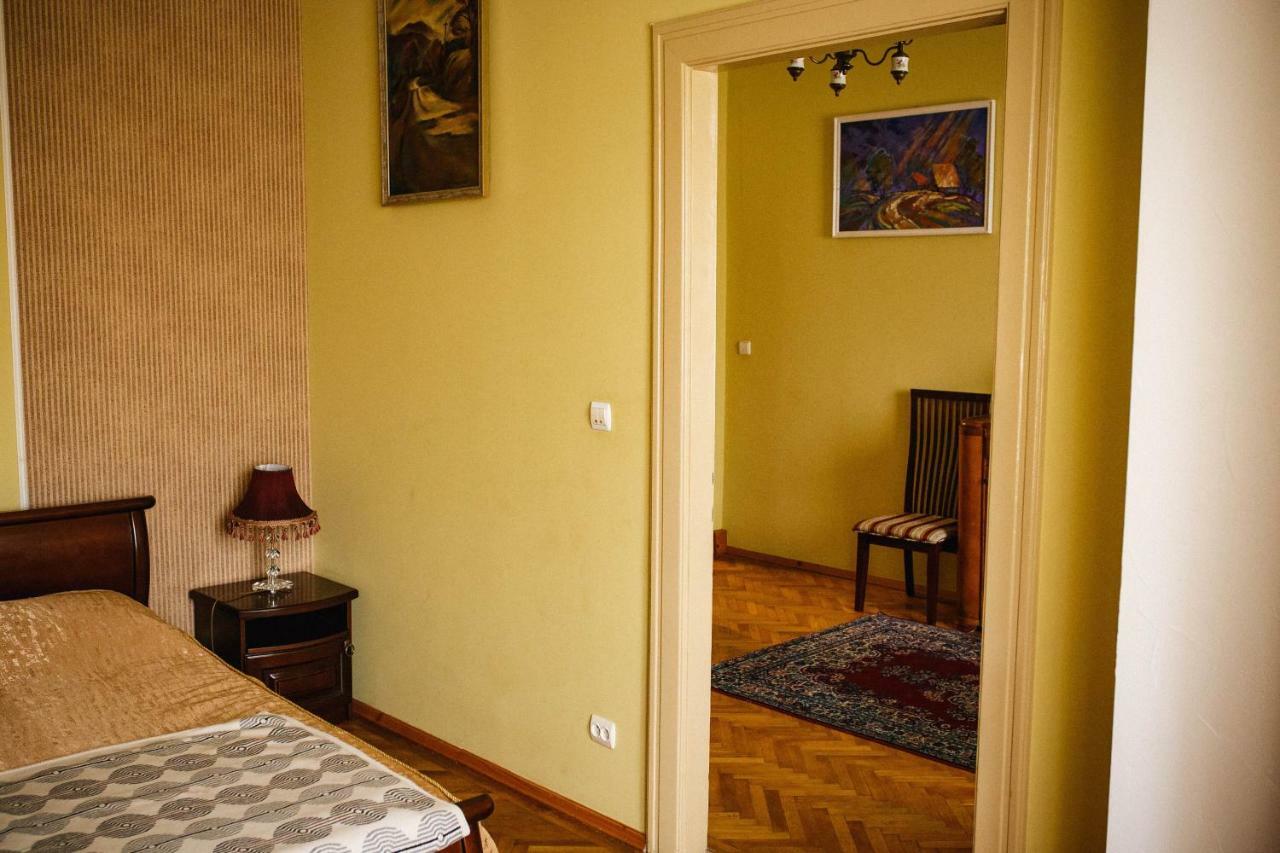 Historical Center Apartment Uzhhorod Exterior photo