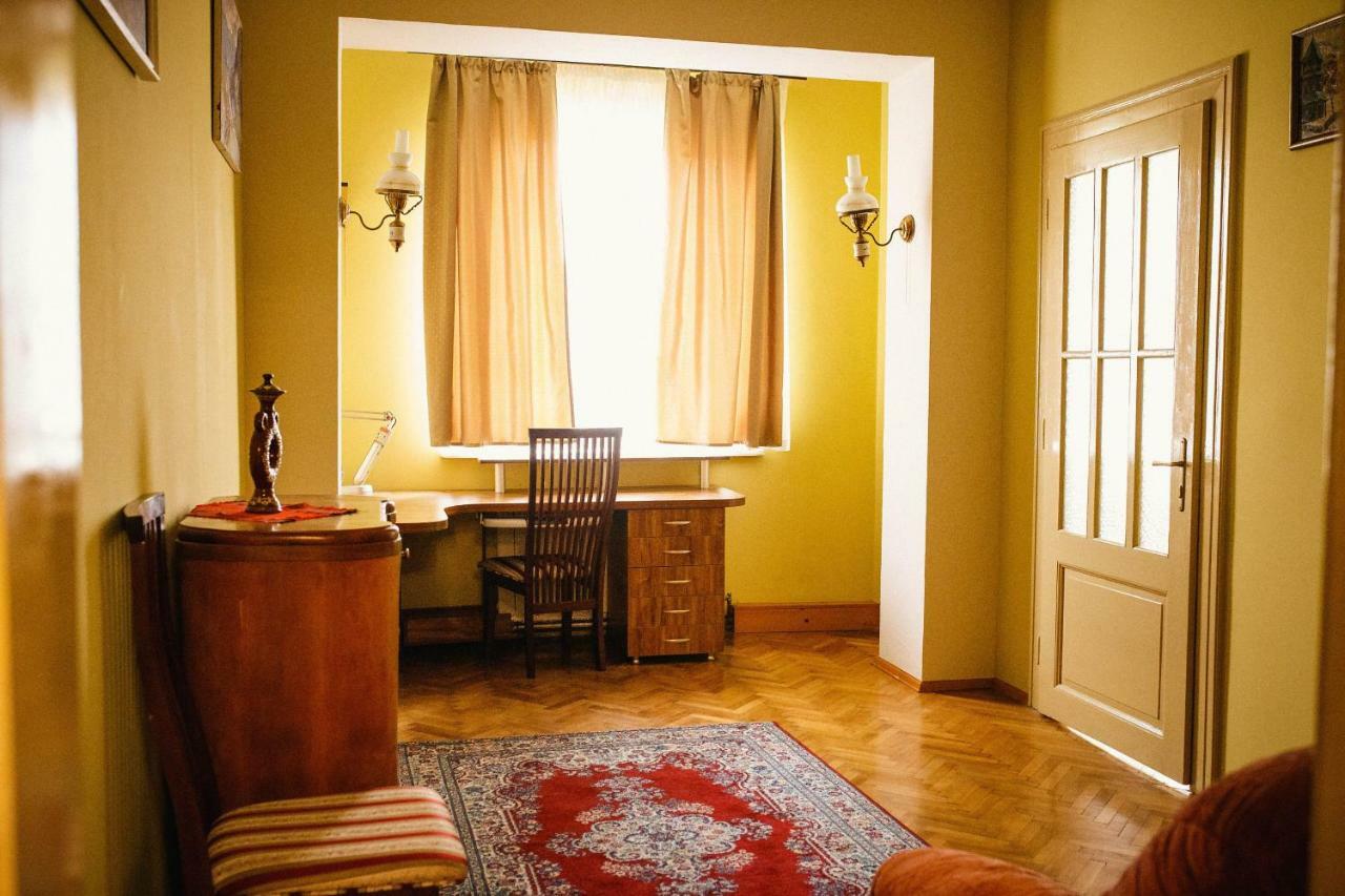 Historical Center Apartment Uzhhorod Exterior photo