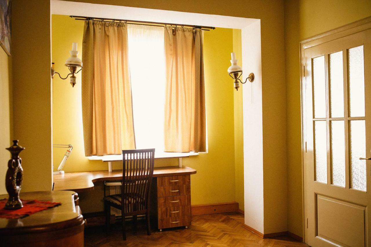 Historical Center Apartment Uzhhorod Exterior photo